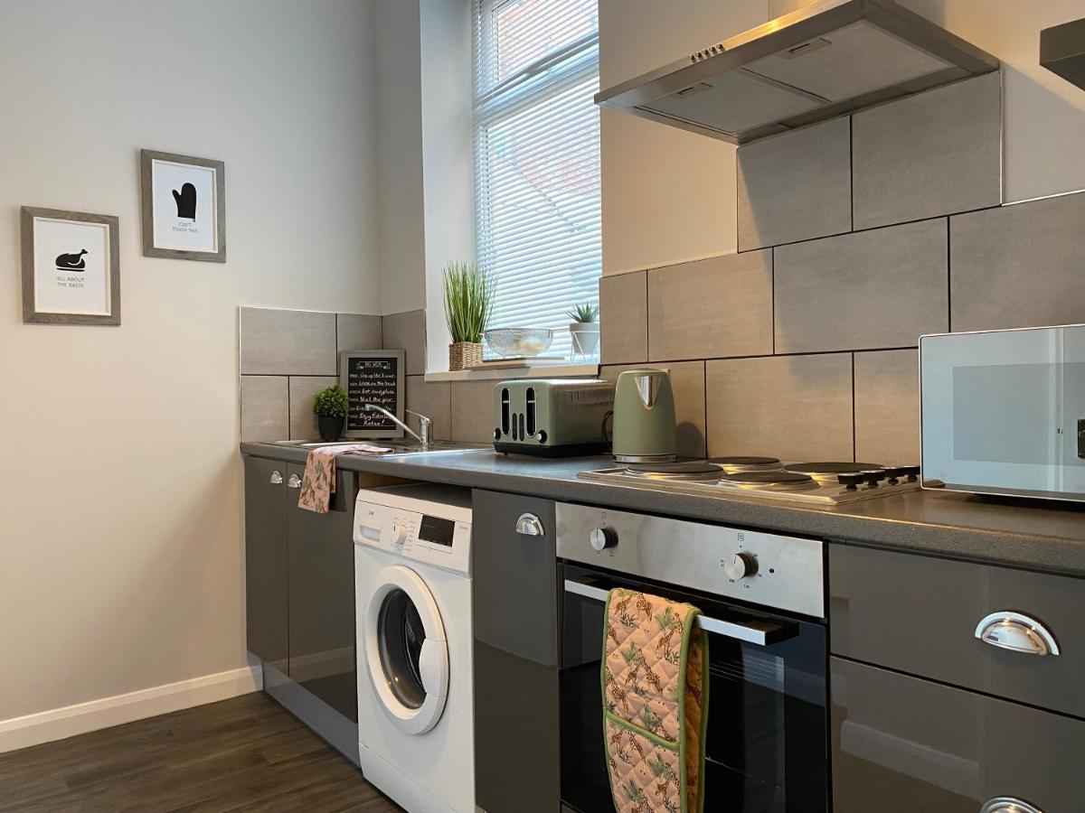Blackpool Sleepover Apartment 1 Free Parking Sleeps 6 מראה חיצוני תמונה