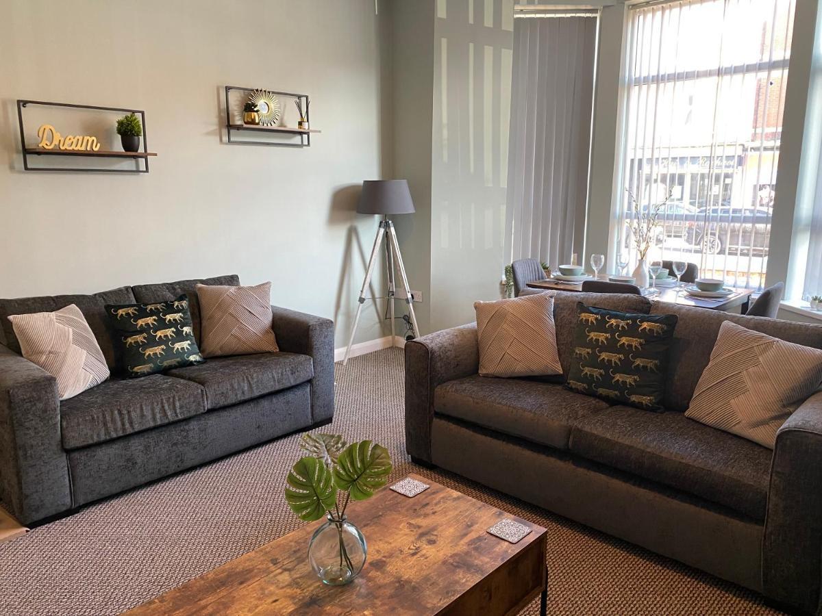 Blackpool Sleepover Apartment 1 Free Parking Sleeps 6 מראה חיצוני תמונה