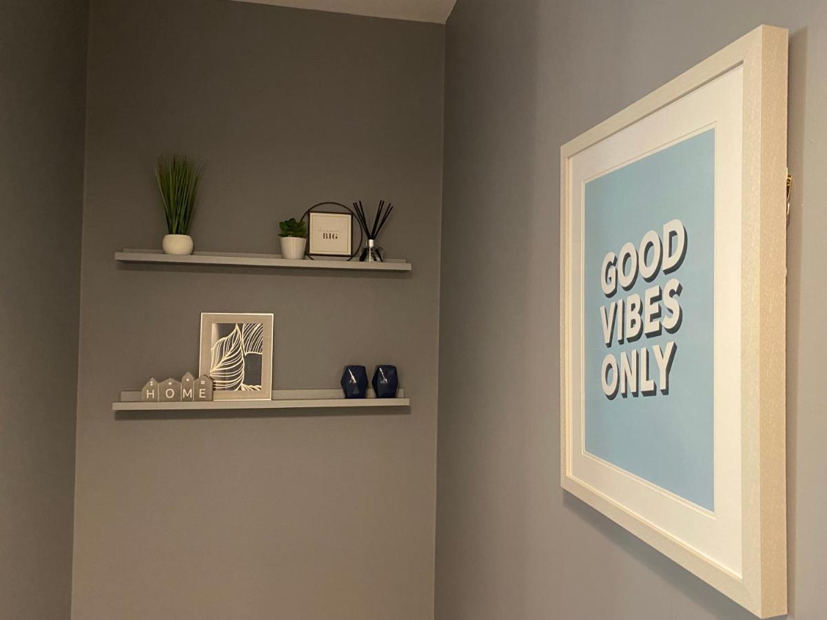 Blackpool Sleepover Apartment 1 Free Parking Sleeps 6 מראה חיצוני תמונה