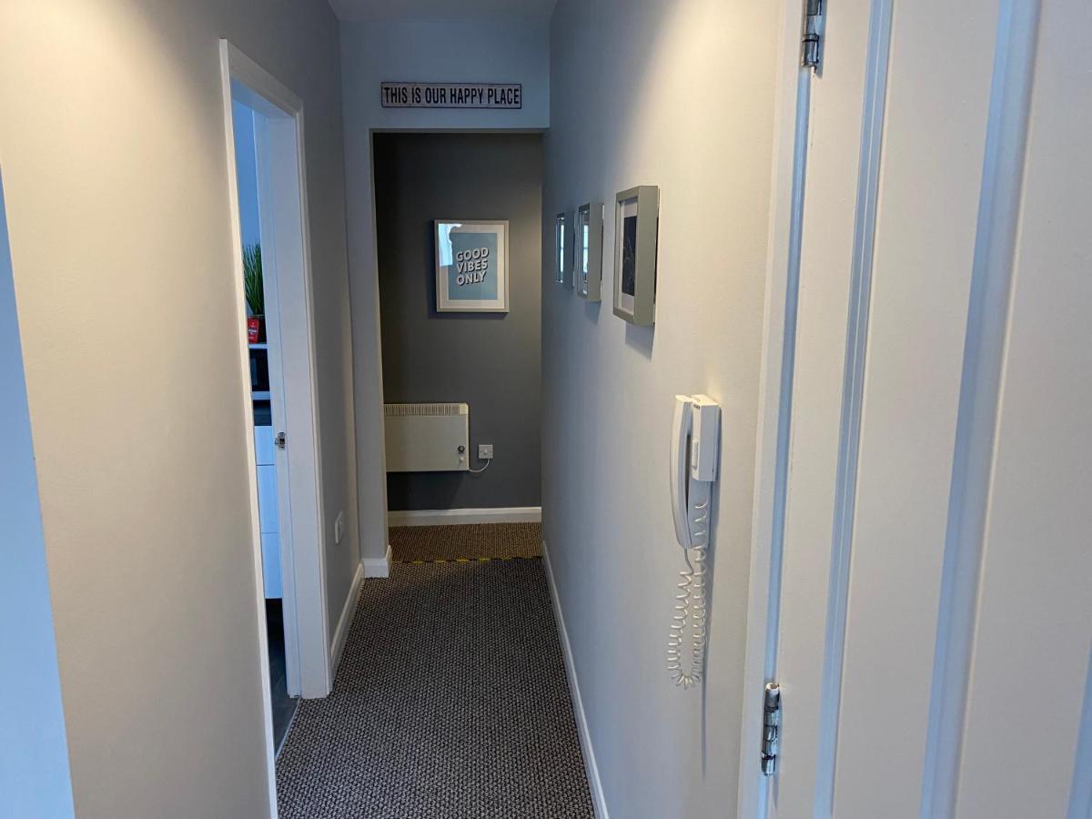 Blackpool Sleepover Apartment 1 Free Parking Sleeps 6 מראה חיצוני תמונה