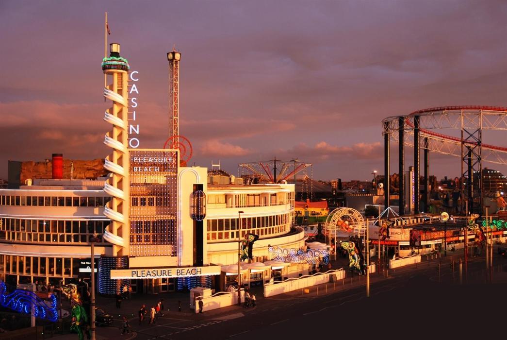 Blackpool Sleepover Apartment 1 Free Parking Sleeps 6 מראה חיצוני תמונה