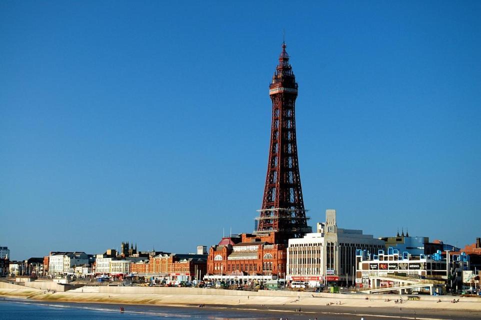 Blackpool Sleepover Apartment 1 Free Parking Sleeps 6 מראה חיצוני תמונה